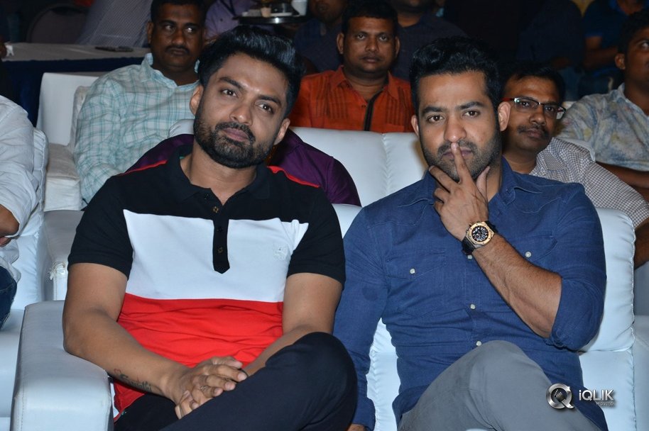 Naa-Nuvve-Pre-Release-Function-Photos